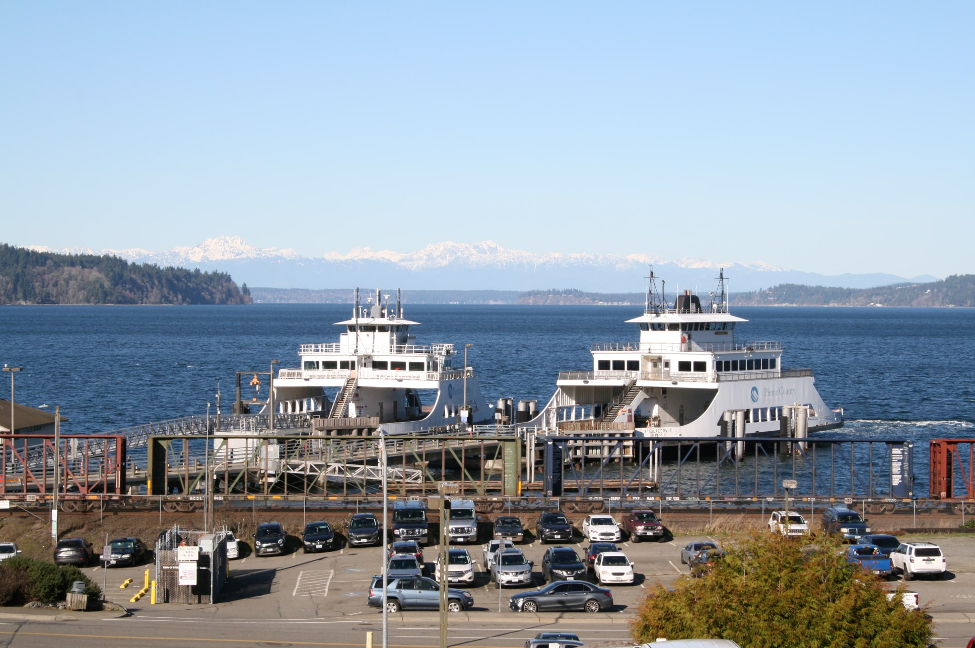 Ferry service between the town of Steilacoom and Anderson and Ketron islands
